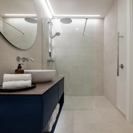 D33 - Brand New Luxury With Terrace, Garden, Ac And Parking Apartment